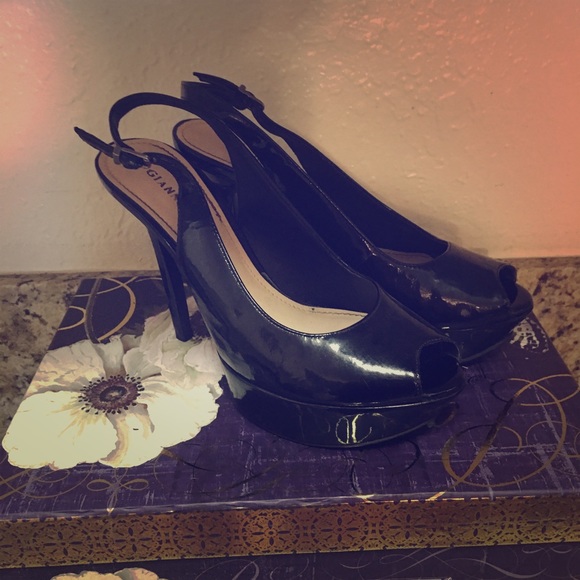 Gianni Bini Size 9 Black Open Toe. Used.