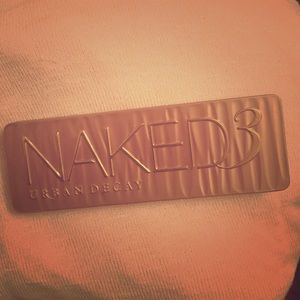 Naked 3 Pallet