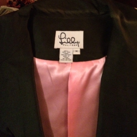 Lilly Pulitzer silk suit.  Size 6(runs large)