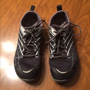 Women's Merrel Vibram Shoes