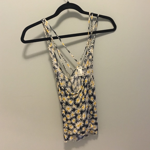 Forever 21 Daisy Tank - Picture 2 of 3