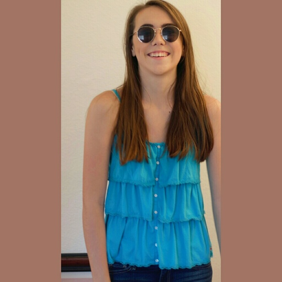 Hollister Summer Top - Picture 2 of 2