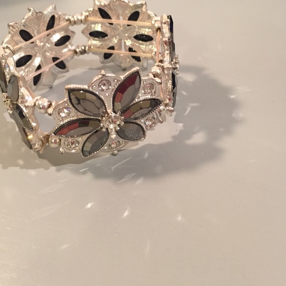 New York & Company silver flower bracelet - Picture 2 of 3