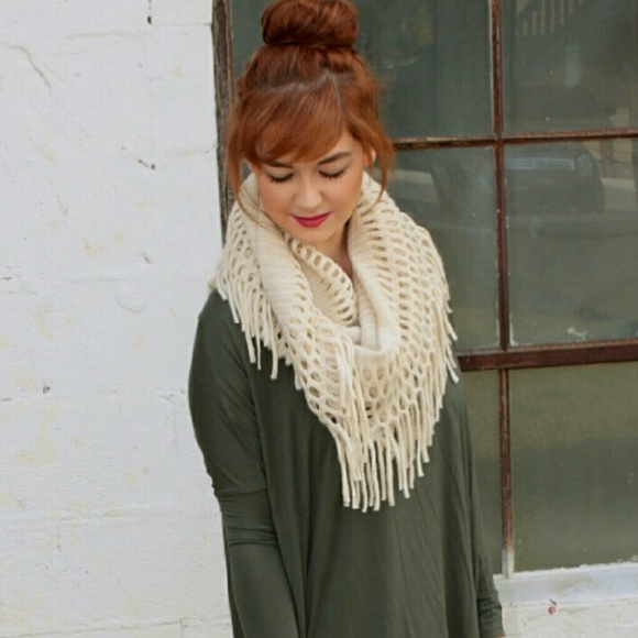 🎈BOGO SALE🎈Fringe Infinity Scarf