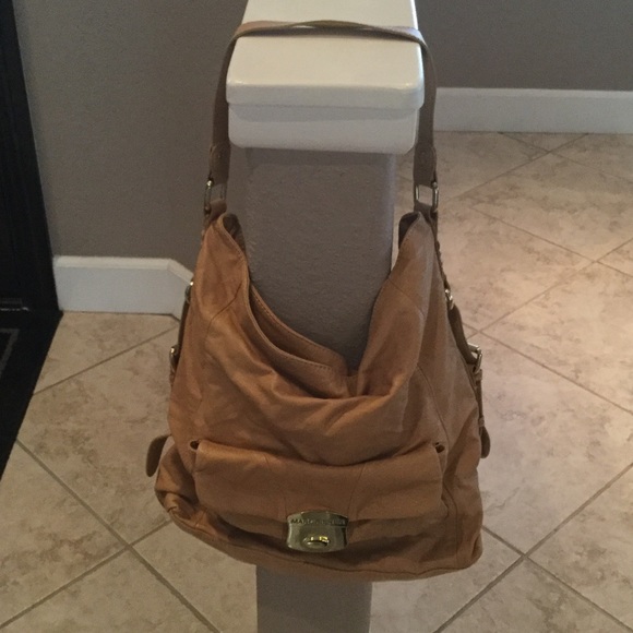 Marc Fisher Hobo