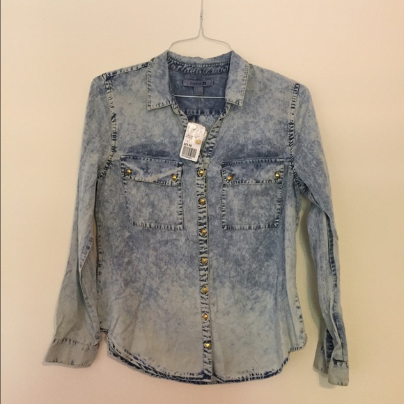 Forever 21 Tops - NWT Acid Wash Jean Shirt With Gold Studs! Forever 21 Tops - NWT Acid Wash Jean Shirt With Gold Studs!