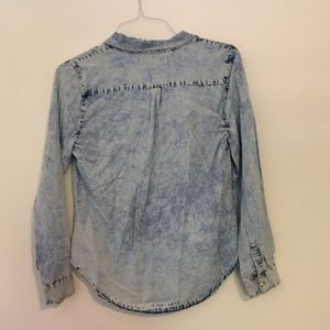 Forever 21 Tops - NWT Acid Wash Jean Shirt With Gold Studs! Forever 21 Tops - NWT Acid Wash Jean Shirt With Gold Studs!