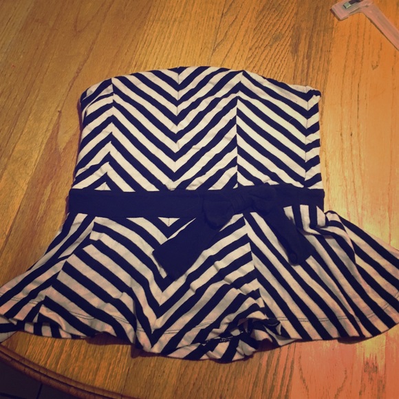 Forever 21 strapless black and white top