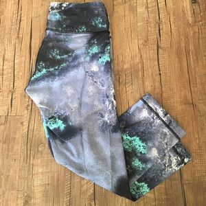 Lululemon athletica wanderunder crops