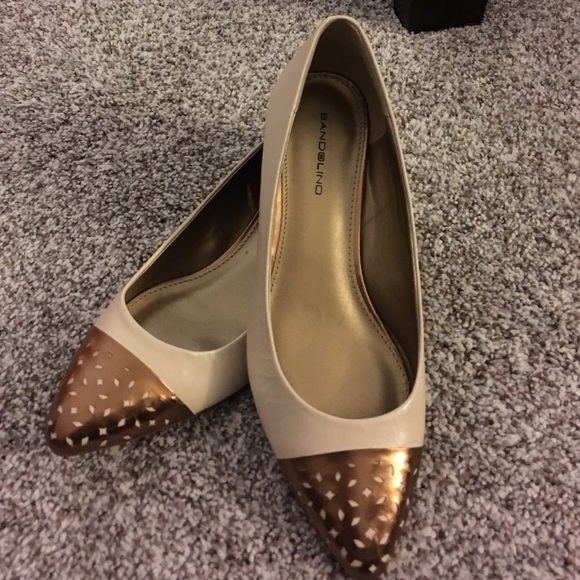 NWOT Bandolino sliver wedges