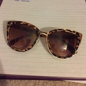 Super cute Sunglasses!
