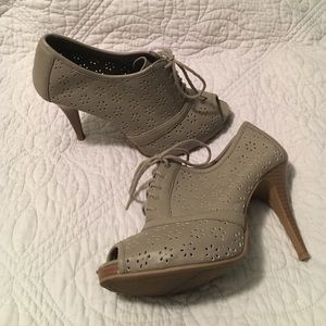 **48 hours left** Peep toe lace up booties
