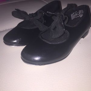 Girls tap shoes black hardly worn
