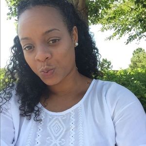 Meet your Posher, Ebony