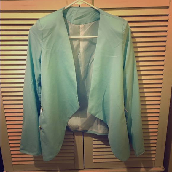 Blazer - Picture 1 of 2