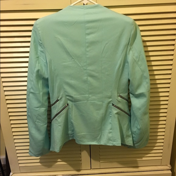 Blazer - Picture 2 of 2