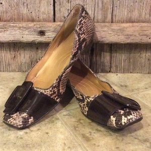 Brown snake patterned flats 7M.