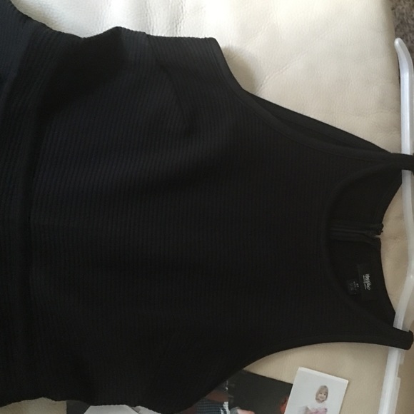 Black dress - Picture 3 of 4