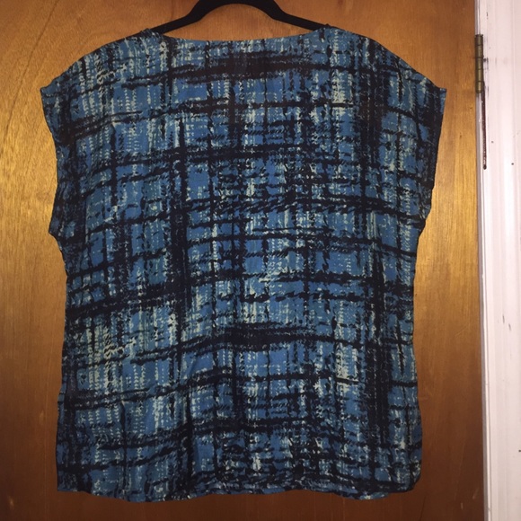 Forever 21 shirt - Picture 2 of 4