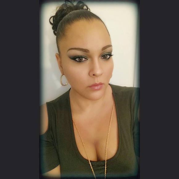 Meet your Posher, Lynnette - Picture 1 of 1