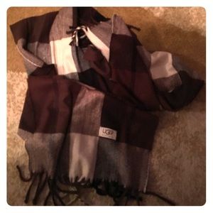 Ugg scarf