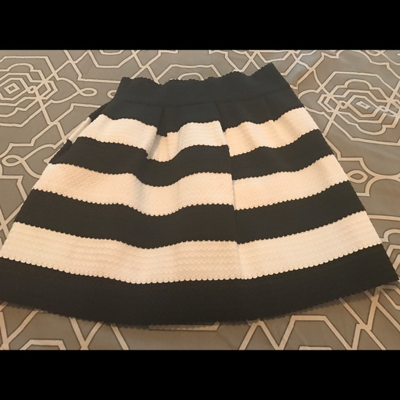 👩🏼Such a cute skirt👱🏻‍♀️