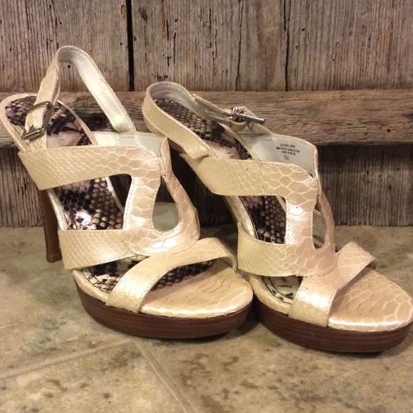 Pearl snake patterned heels