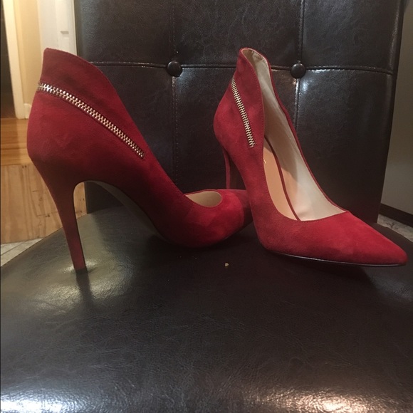 Red Nine West pumps