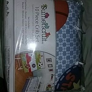 Crib bed set never used
