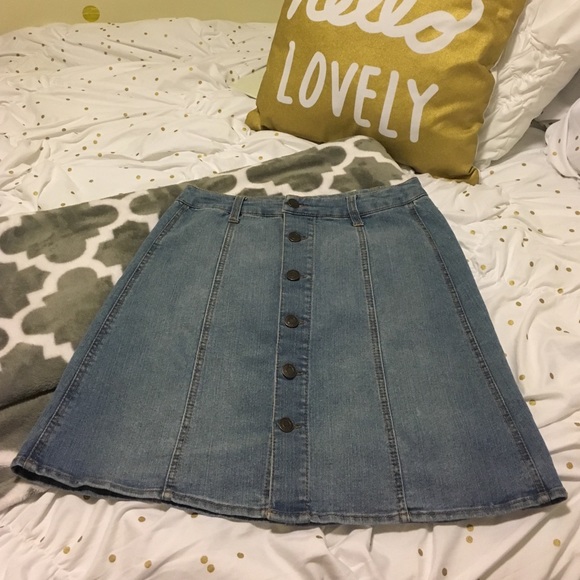 Front button denim skirt