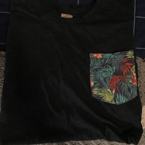 Hollister Tee