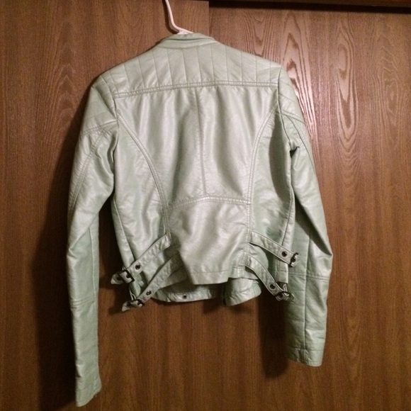 Soft leather jacket - Picture 2 of 2