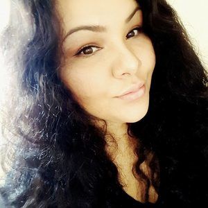 Meet your Posher, Edith