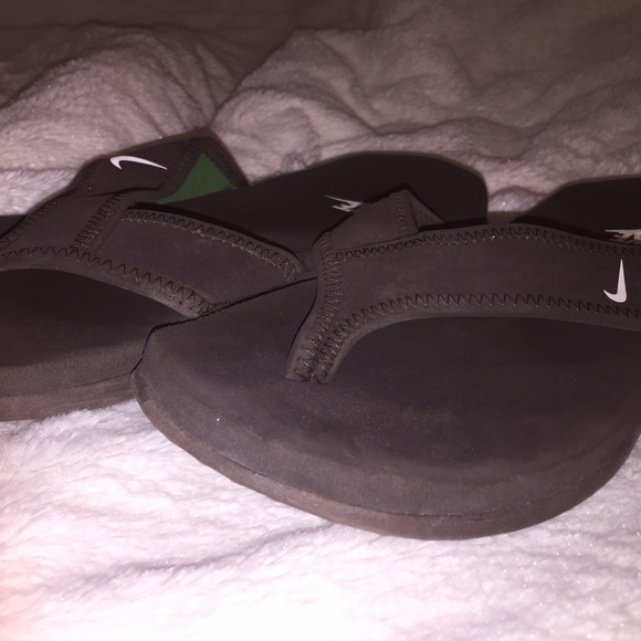 Nike flip flops