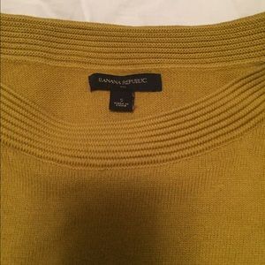 Fall color 1/4 sleeve sweater Banana Republic