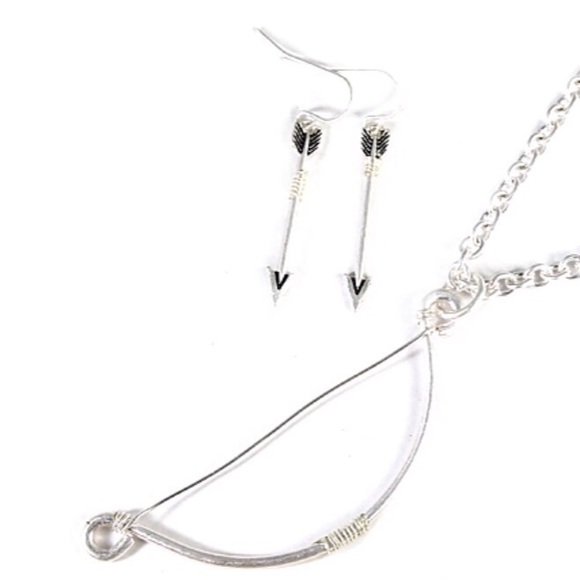 LAST 1 NEW BOW & ARROW NECKLACE SET - Picture 2 of 2