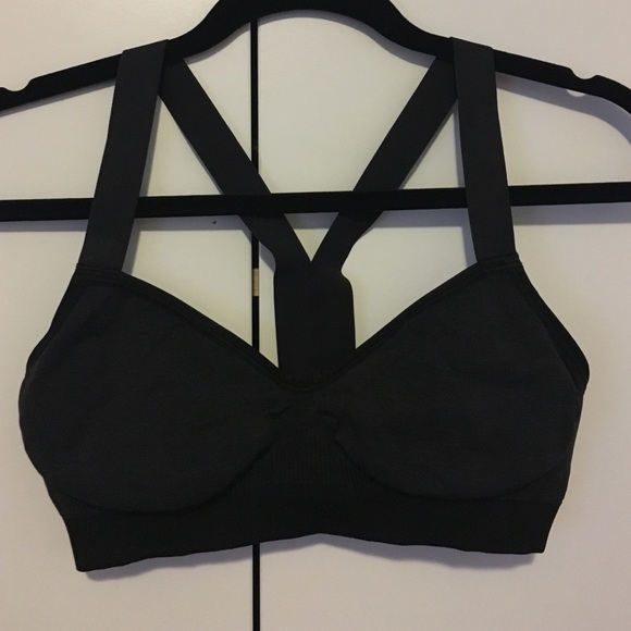 Never worn!! Thick luxtreme lululemon sports bra