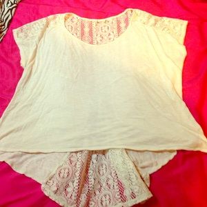 LAST CHANCE High-low lace blouse