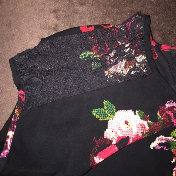 Forever 21 floral shirt - Picture 4 of 4