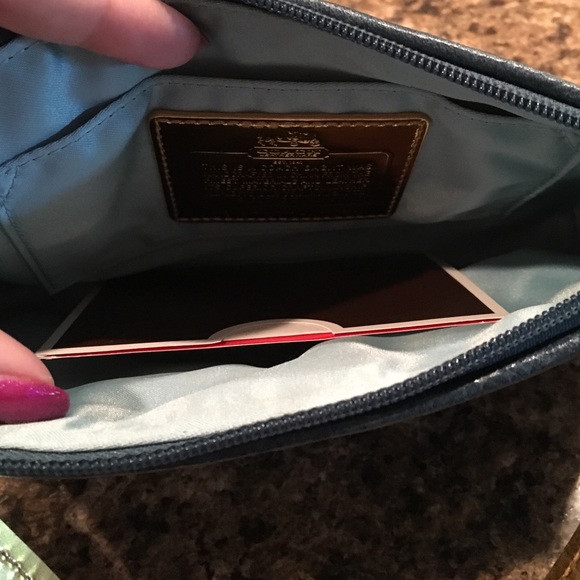Coach wristlet - Picture 2 of 3