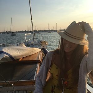 Meet your Posher, Madison