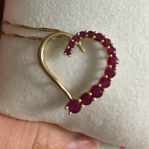 Garnet 14K yellow gold pendant. (Just the pendant) - Picture 1 of 2
