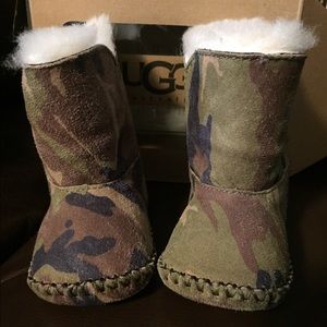 Infant camo Ugg boots
