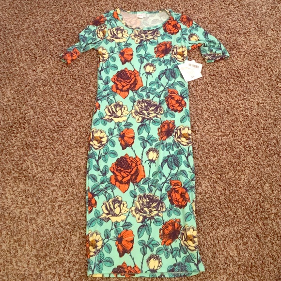 BNWT LULAROE XS JULIA DRESS
