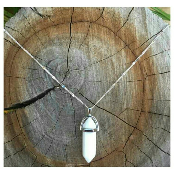 🚫 SOLD 🚫 Stone Crystal Necklace