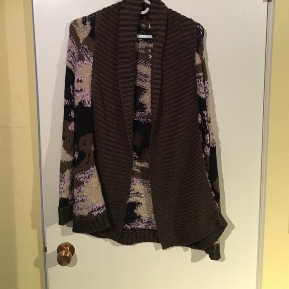 Urban outfitters Cute fall sweater!