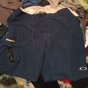 Size 36 Oakley board shorts NWT