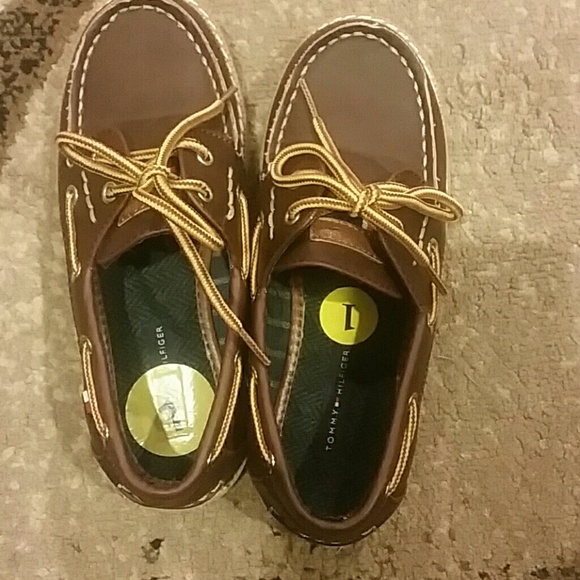 Tommy Hilfiger NWOT Little boys boat shoes.