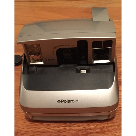 Polaroid one 600 camera - Picture 1 of 4