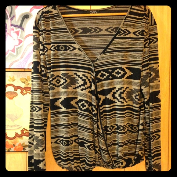 LAST CHANCE Deb Tribal Cross-Body Top